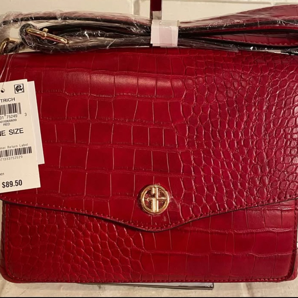 NWT Giani Bernini Burgundy Crossbody Purse, retails for $89.50